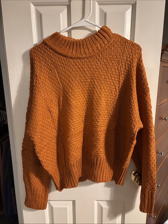 Sweaters - Women’s Chunky Knit Sweater - Rust Orange